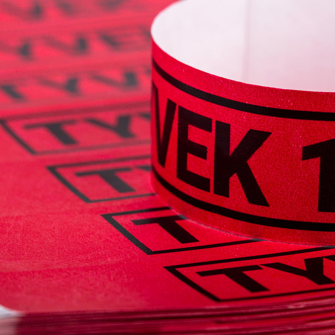 Printed single-colour 25 mm tyvek wristbands - red