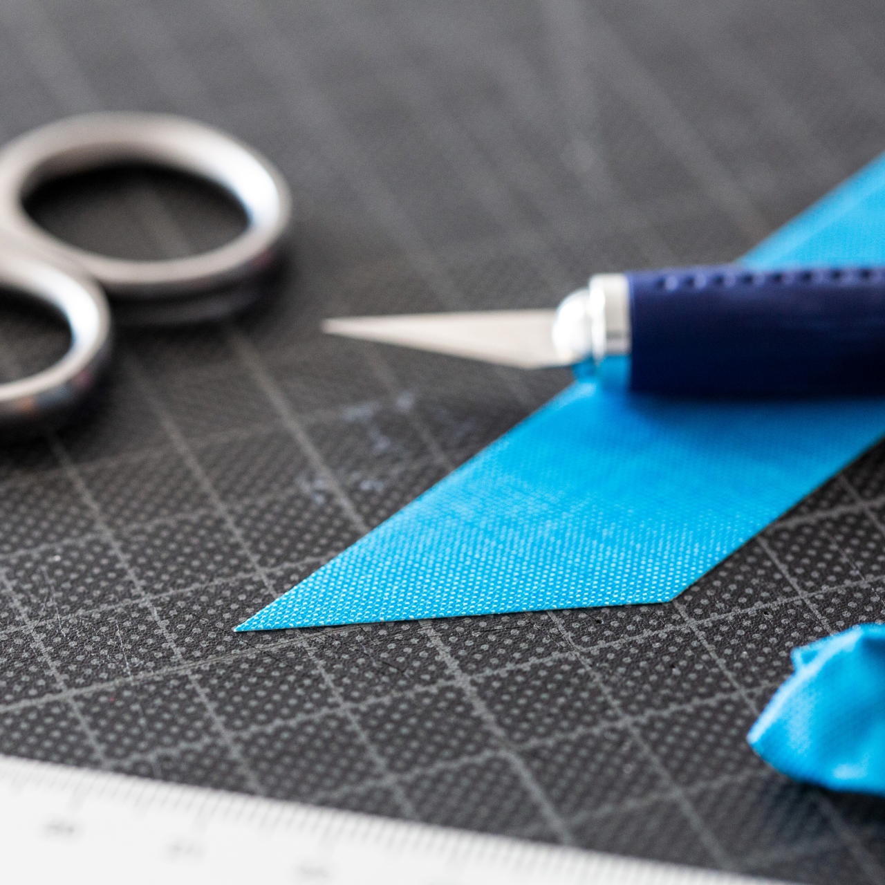 GT PRO cloth tape - 25 mm - neon blue