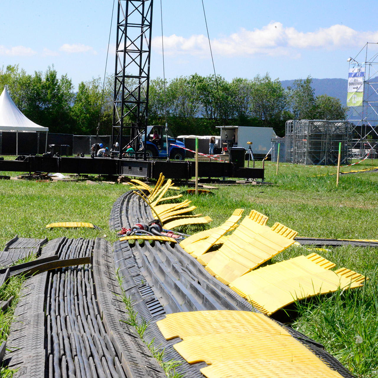 Adam Hall Defender XXL Cable Protector