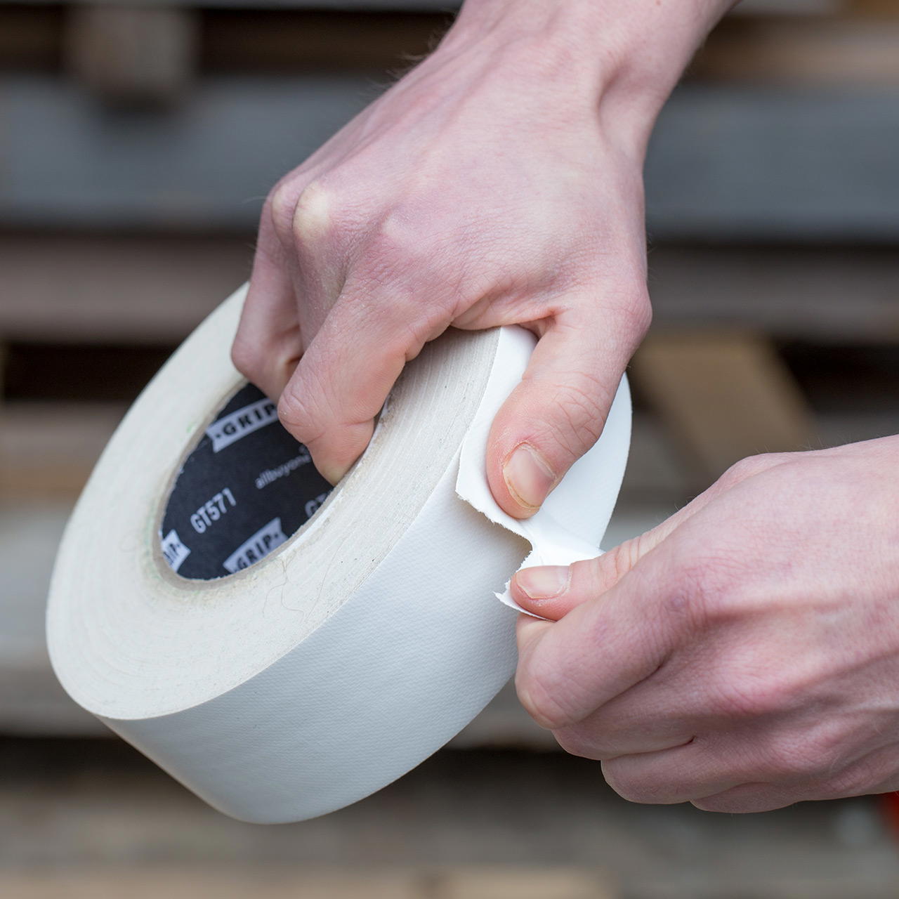 Adhesive cloth tape GT 571 - white