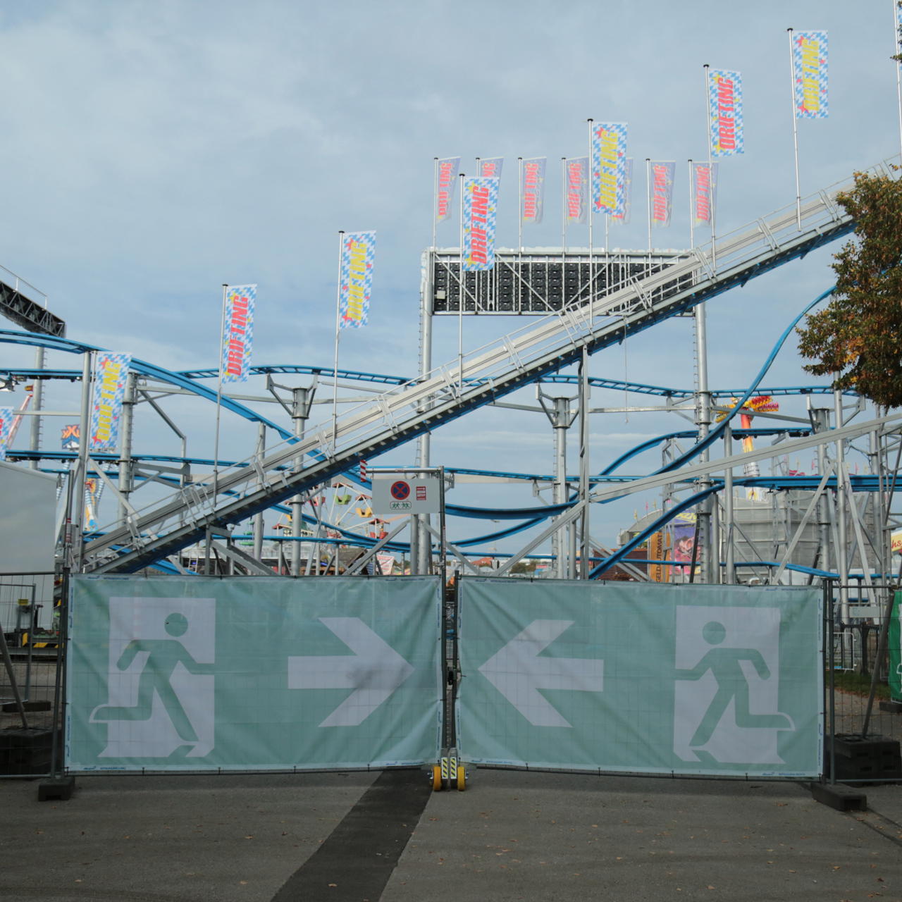 Emergency exit banners with directional arrows - Emergency exit left