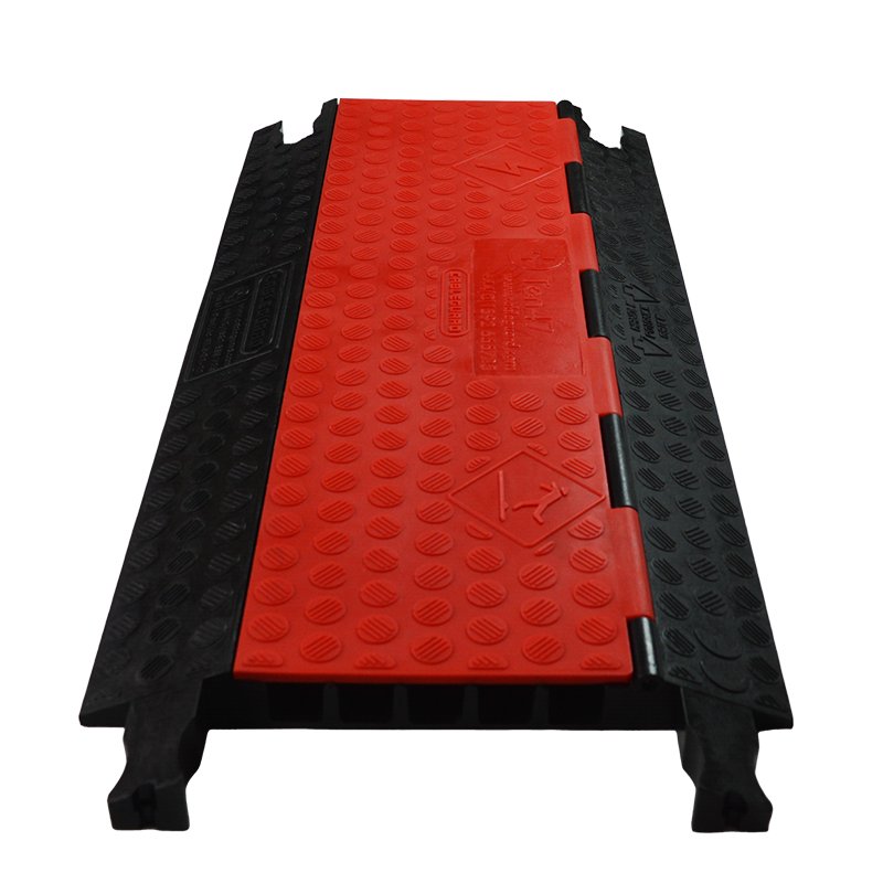 Cable Ramp Red Line 5-Channel 22.5° angled ramp product photo (Article No. 2011074)