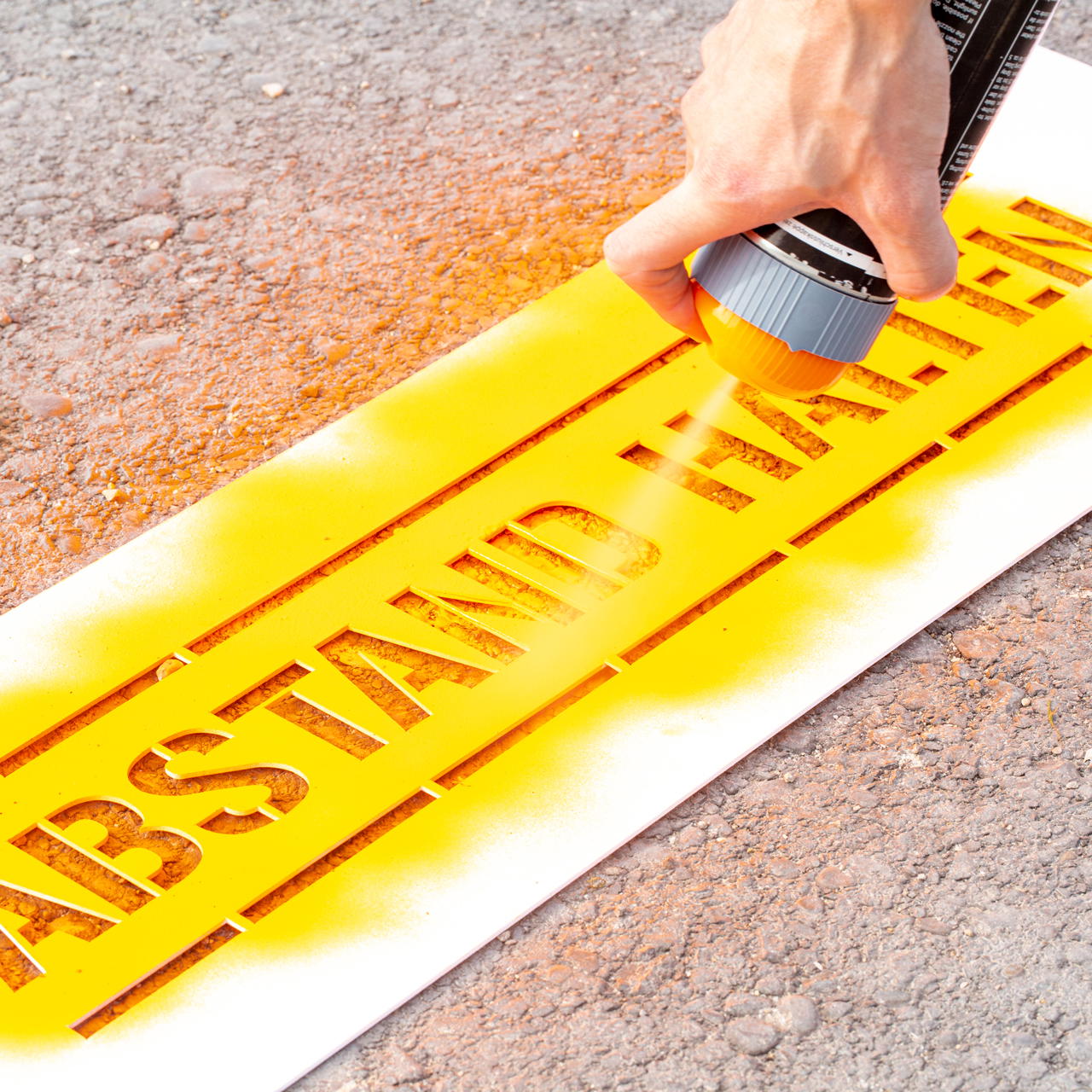 Schablone "ABSTAND HALTEN"