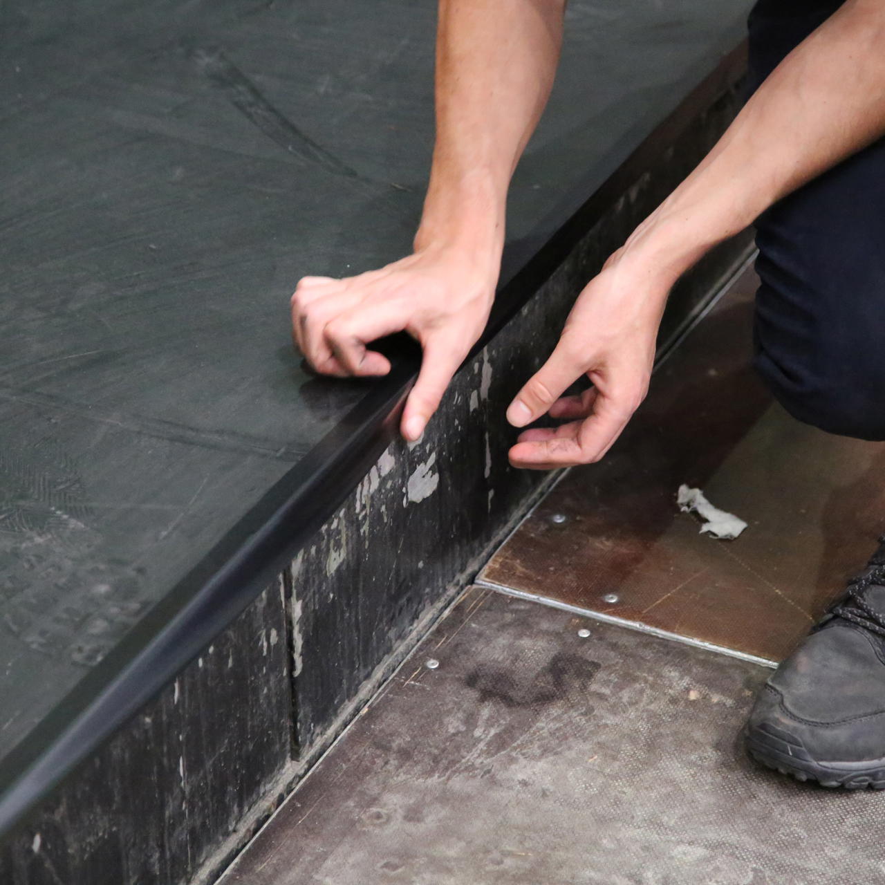 pvc band at 208 - white