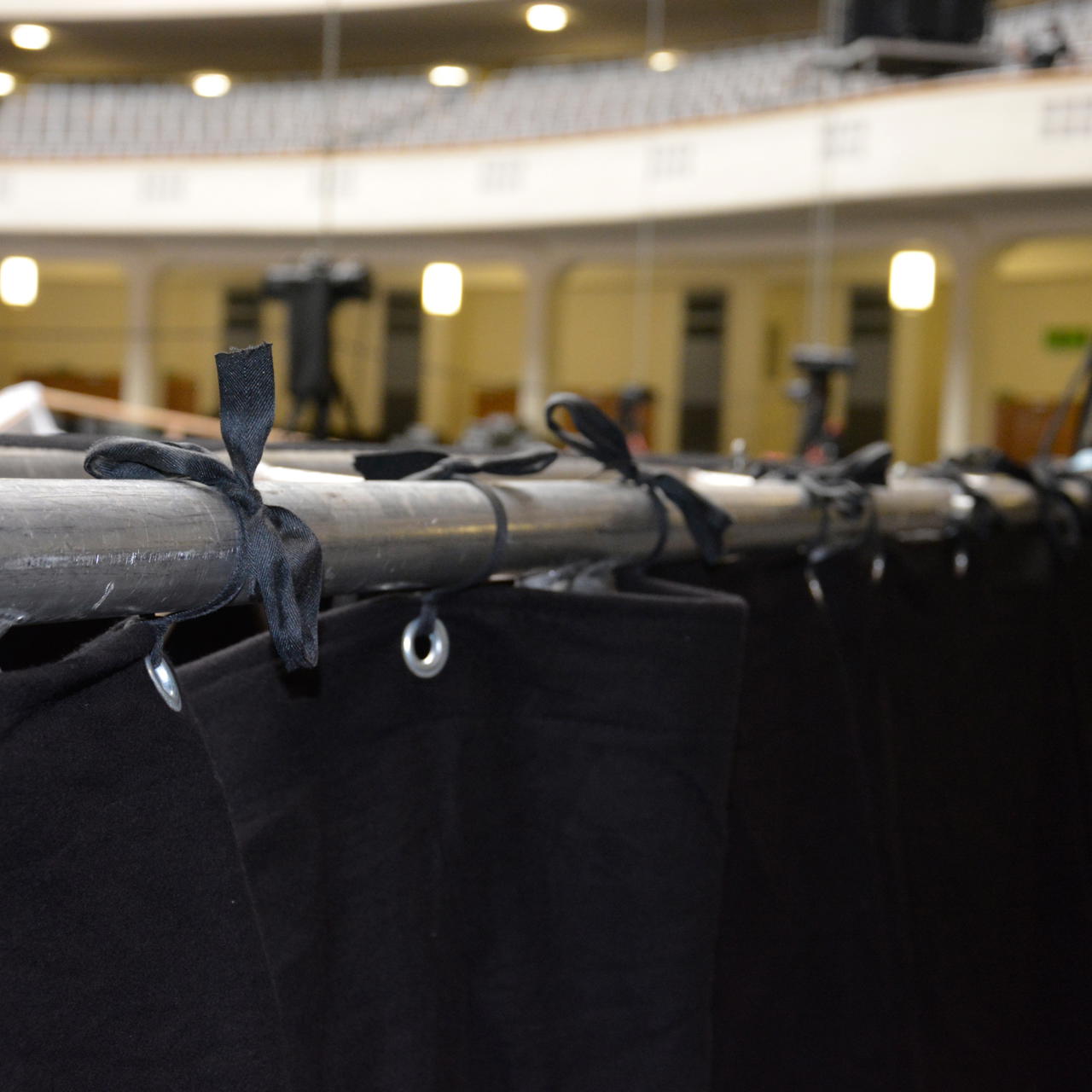 Bühnenmolton B1 - Rolle 60 lfm - schwarz