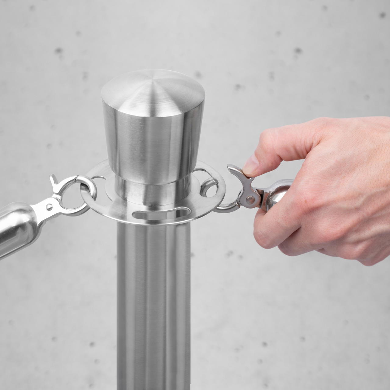 Barrier stand with cord - silver