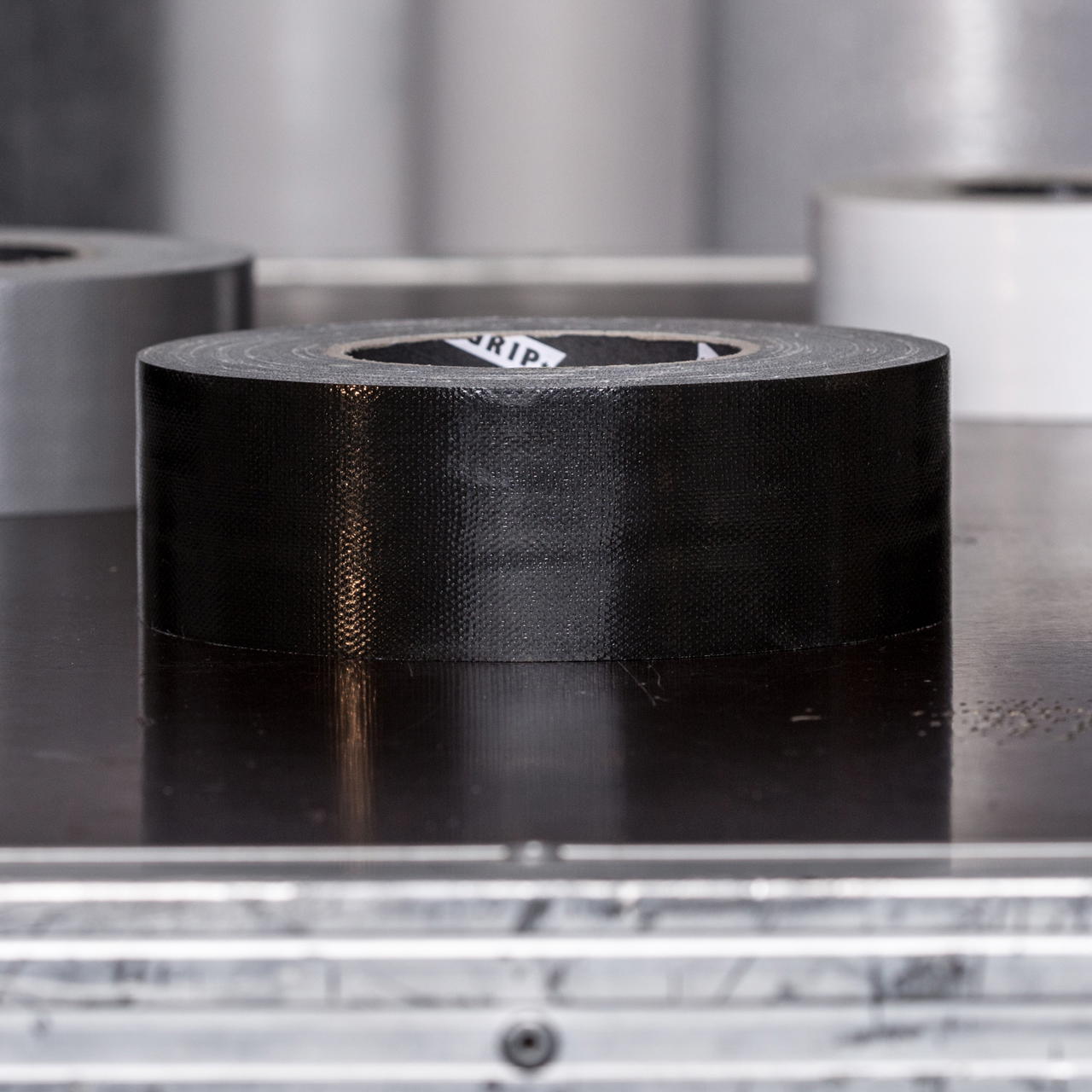 Adhesive cloth tape GT 571 - black