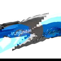 Vorschau Nahaufnahme eines schwarzen, selbstverschließenden Kunststoffverschlusses an einem blauen, individuell bedruckten Satinband