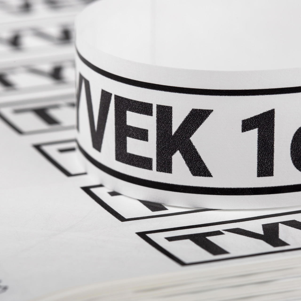 Printed single-colour 25 mm tyvek wristbands - white