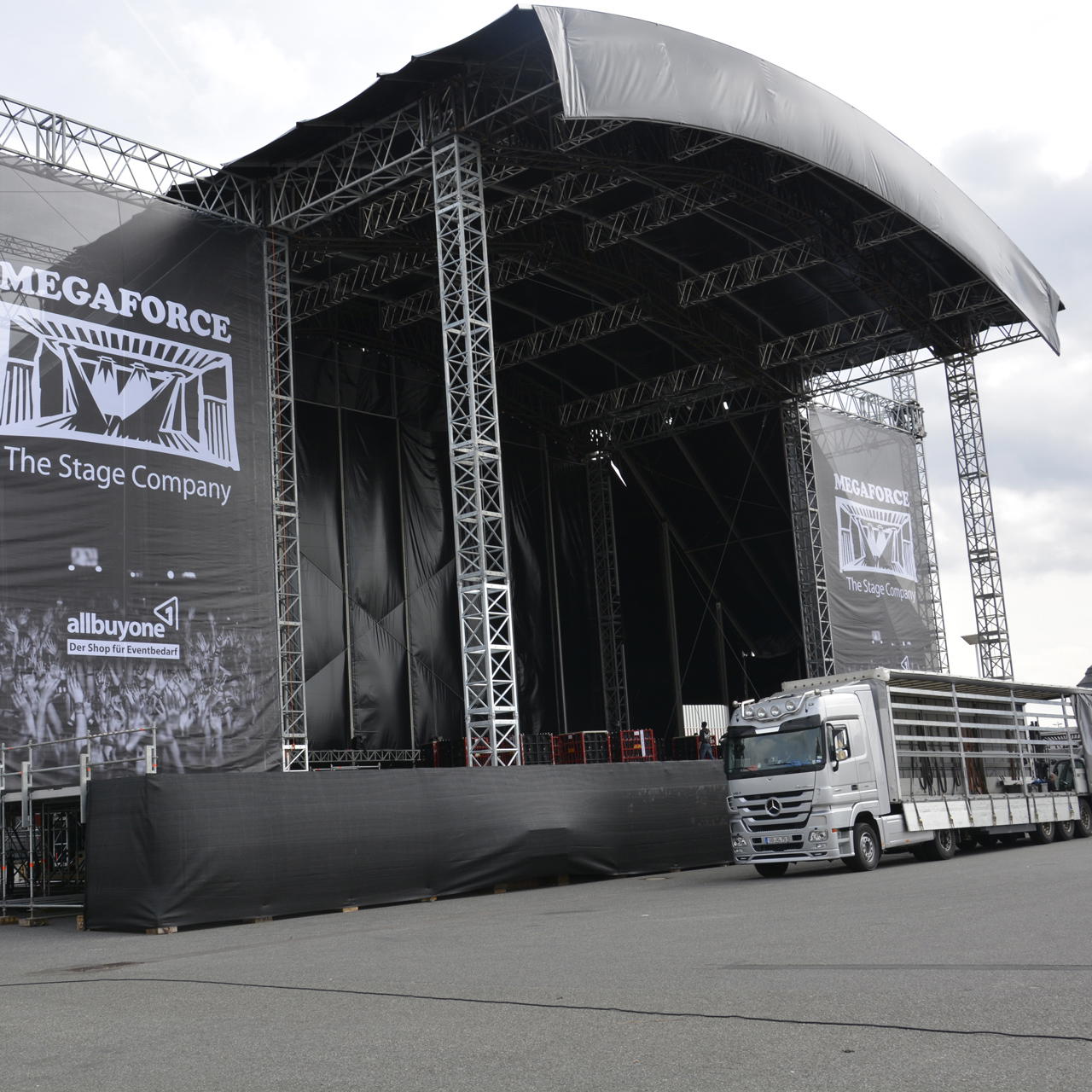 mesh 100 - by the metre - white