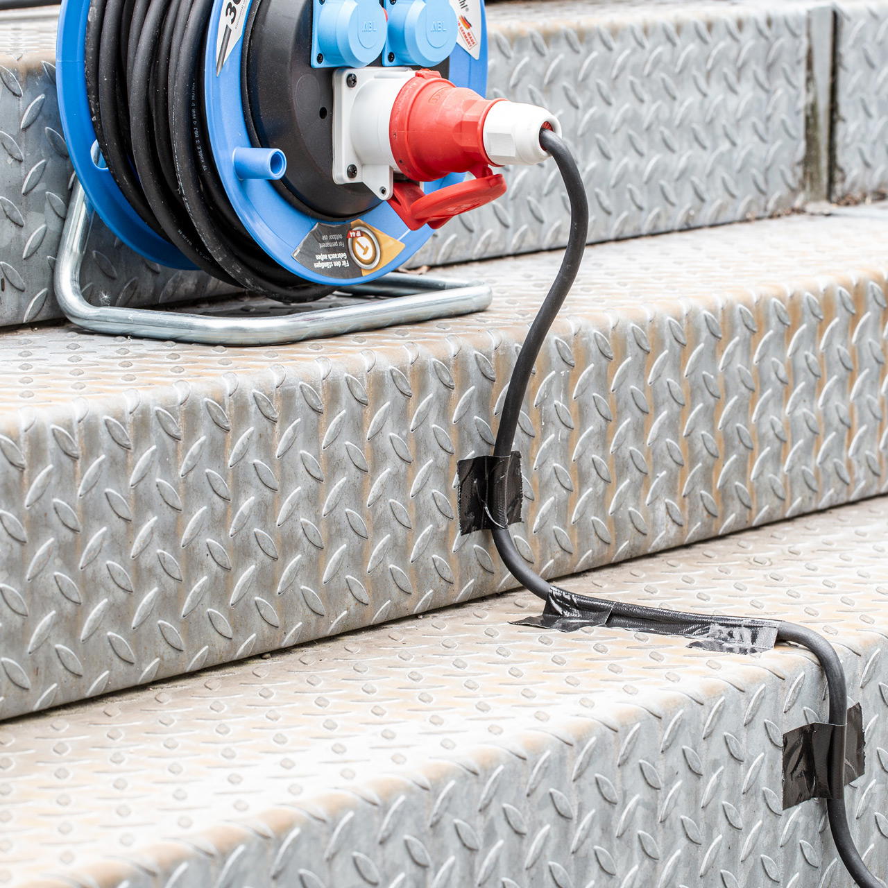 Adhesive cloth tape GT 561 - 25 m - white