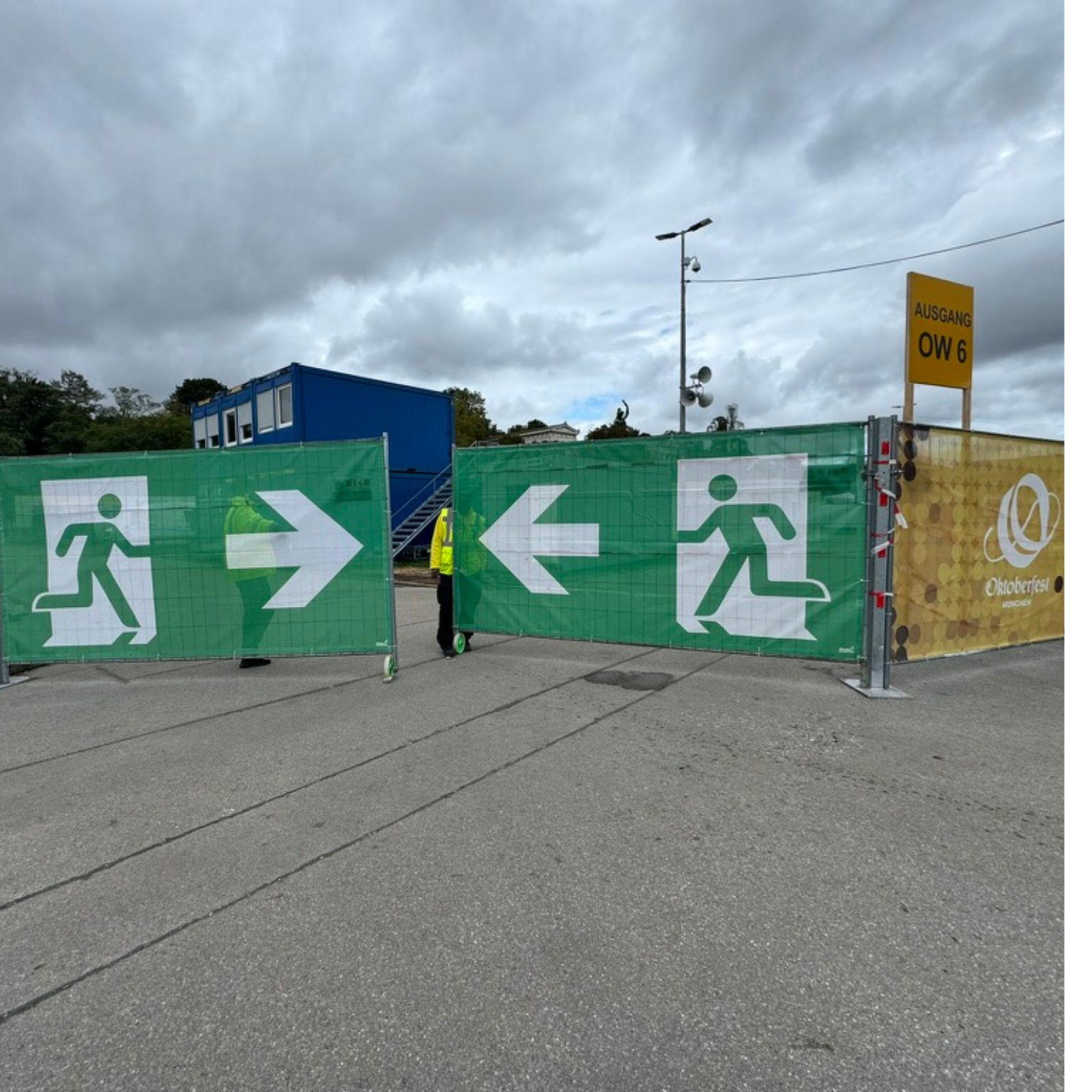 Emergency exit banners with directional arrows - Emergency exit left