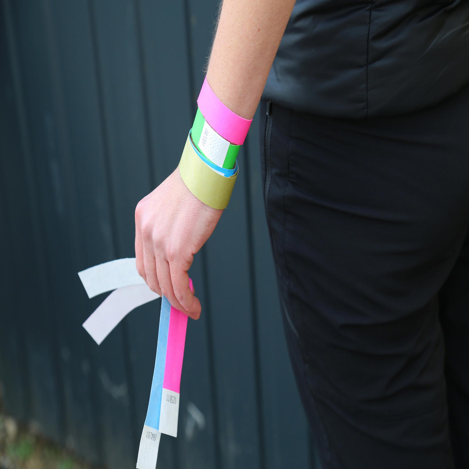 Tyvek wristbands, unprinted - neon pink
