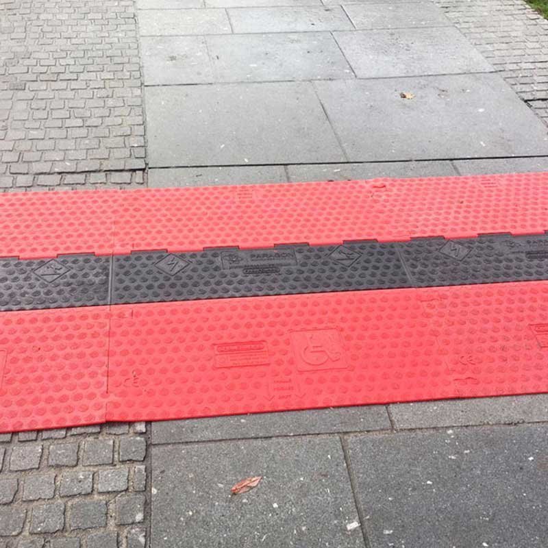 Cable Ramp Black Line 3-Channel wheelchair-accessible application example (Article No. 2011055)