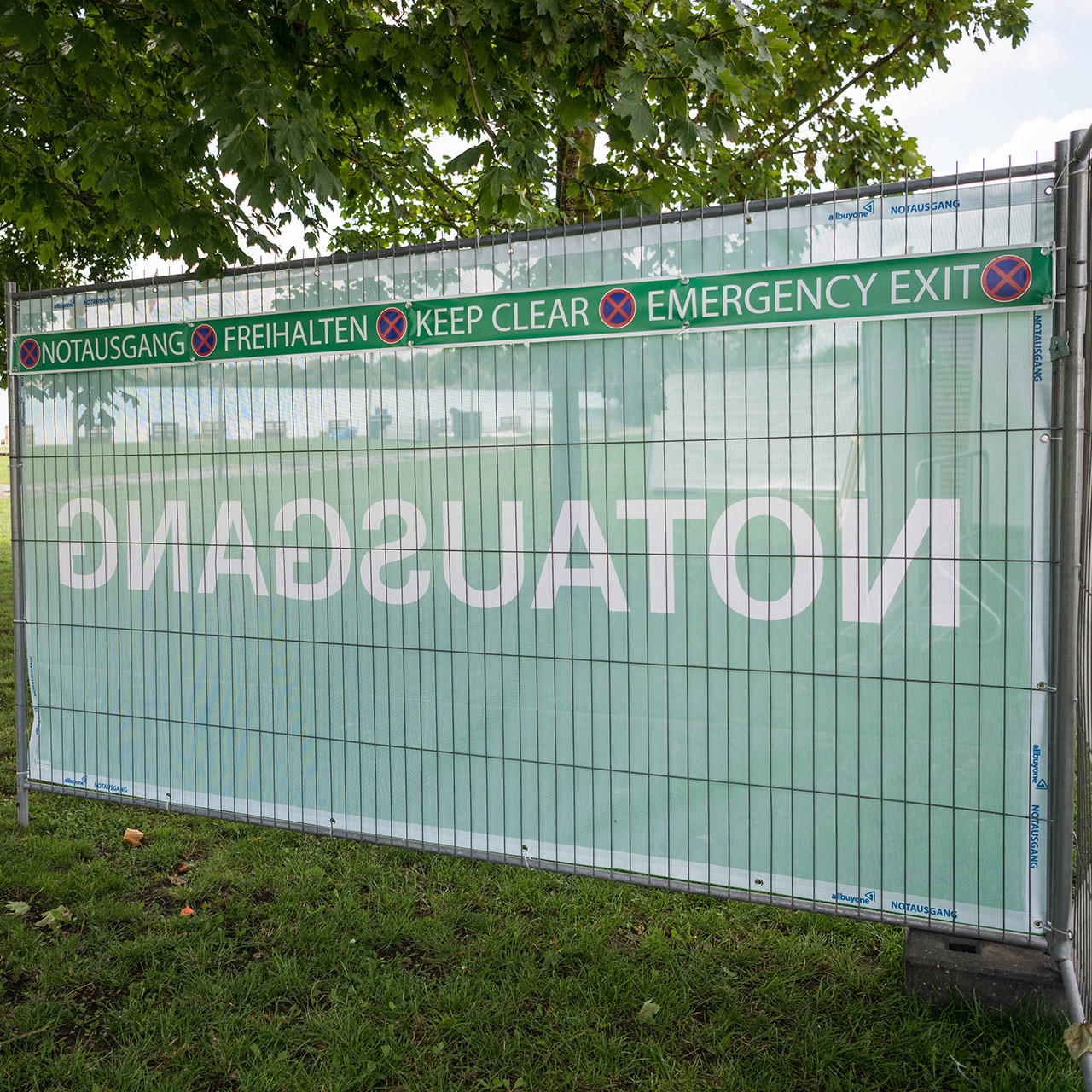 banner "keep emergency exit clear"