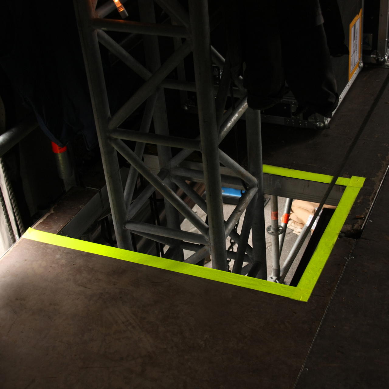 Adhesive cloth tape NEON GT 571 - neon yellow