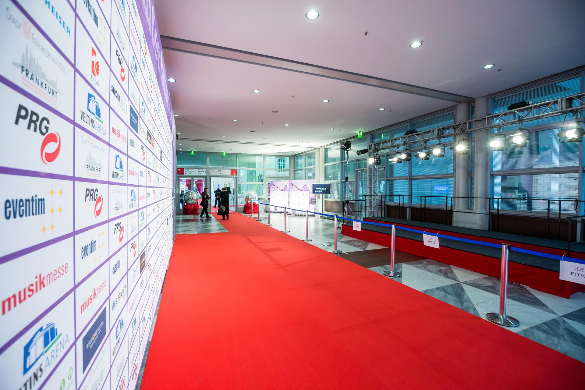 Rips Messeteppich Rollenware 2 m x 25 m - rot