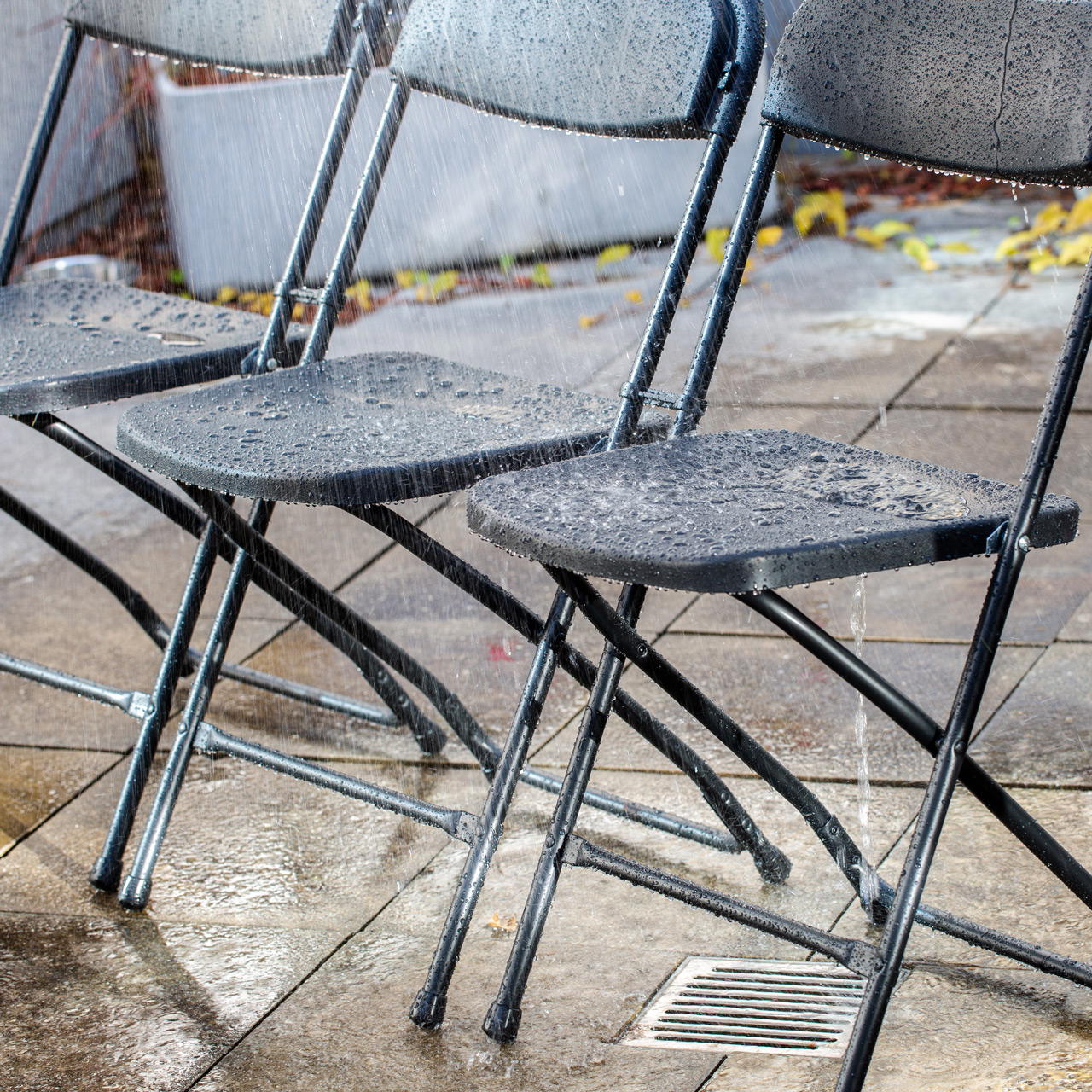 10 folding chairs - black