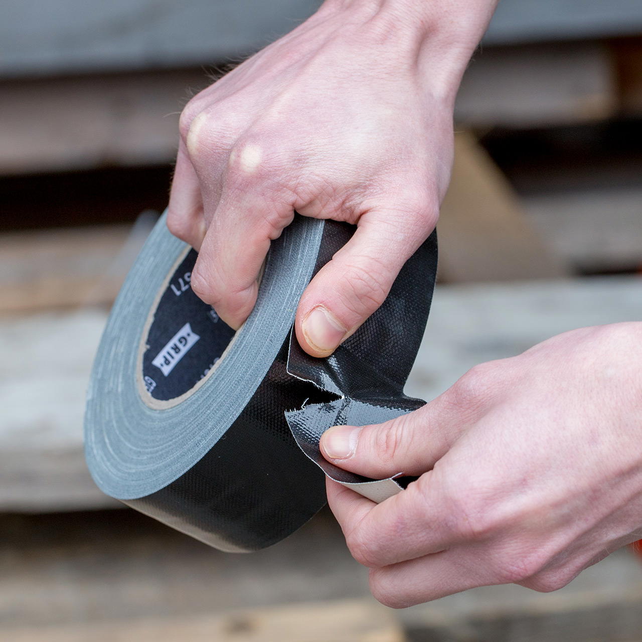 Adhesive cloth tape GT 571 - black