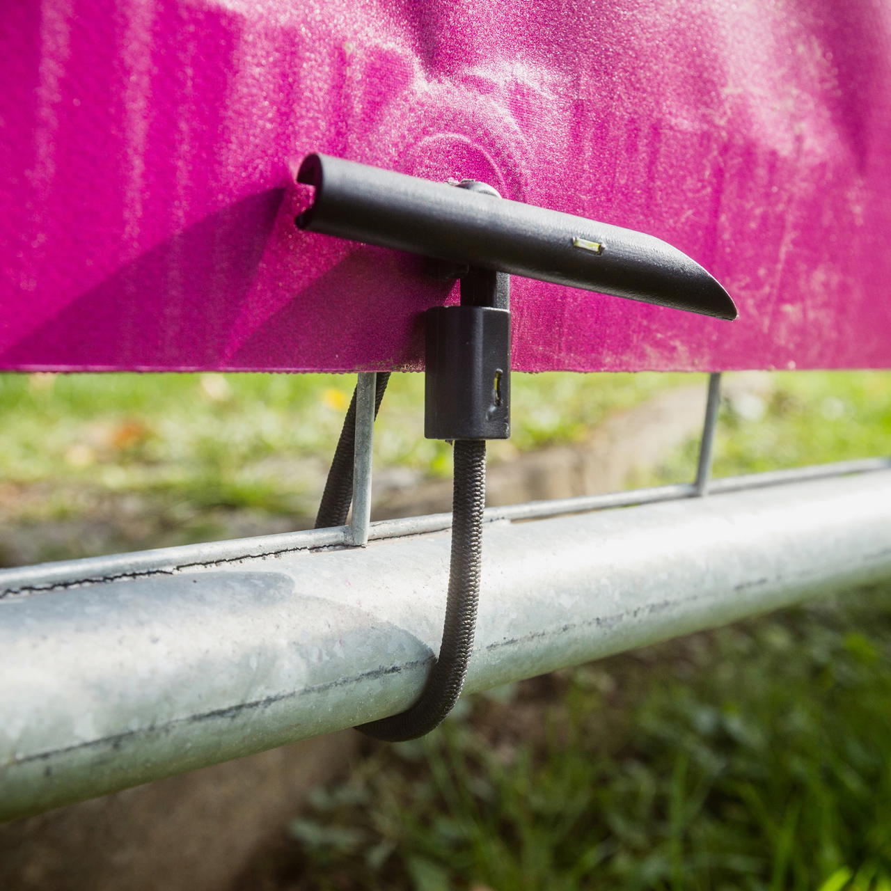 Planenspanner mit Haken und Kipphülse