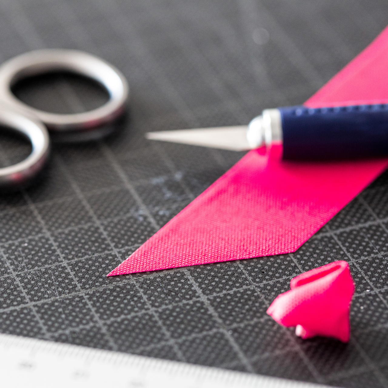 GT PRO Premium Gewebeklebeband - Neon Tape in 25 mm Breite
 - neonpink