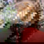 Messeteppich Rollenware - ideal für Hochzeiten  Blumenarrangements entlang eines roten Messeteppichs bei einer Hochzeit in der Kirche