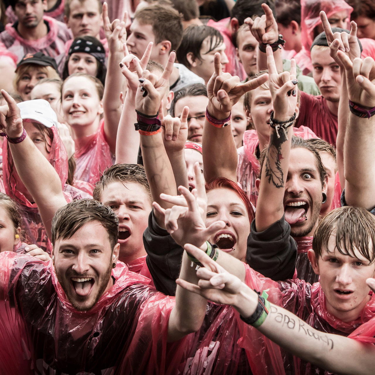 Disposable raincape GRIP – pack of 10 - red