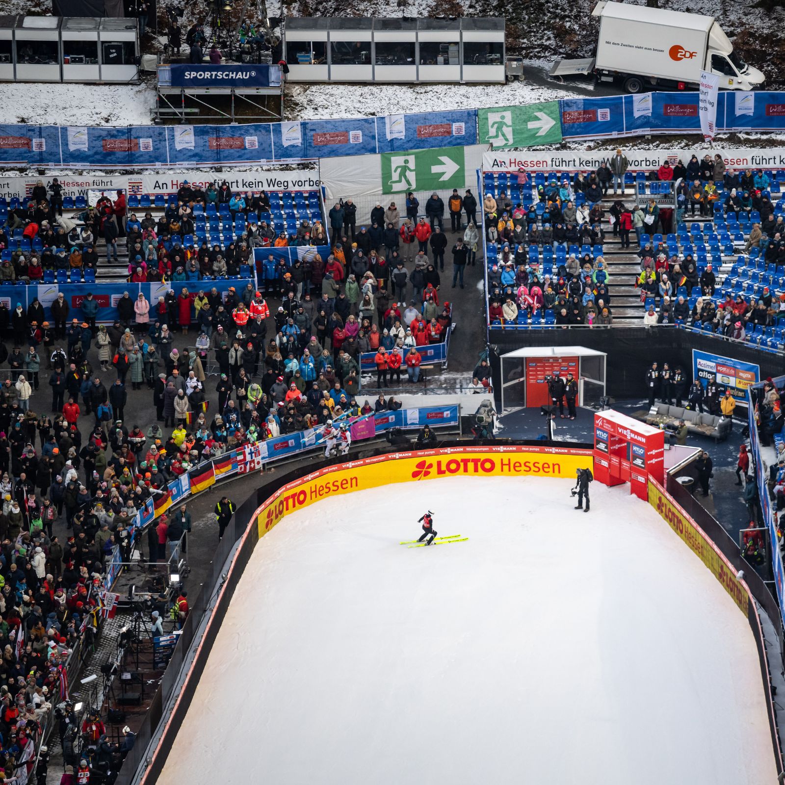 Notausgangsbanner mit Richtungspfeil rechts - Notausgang rechts