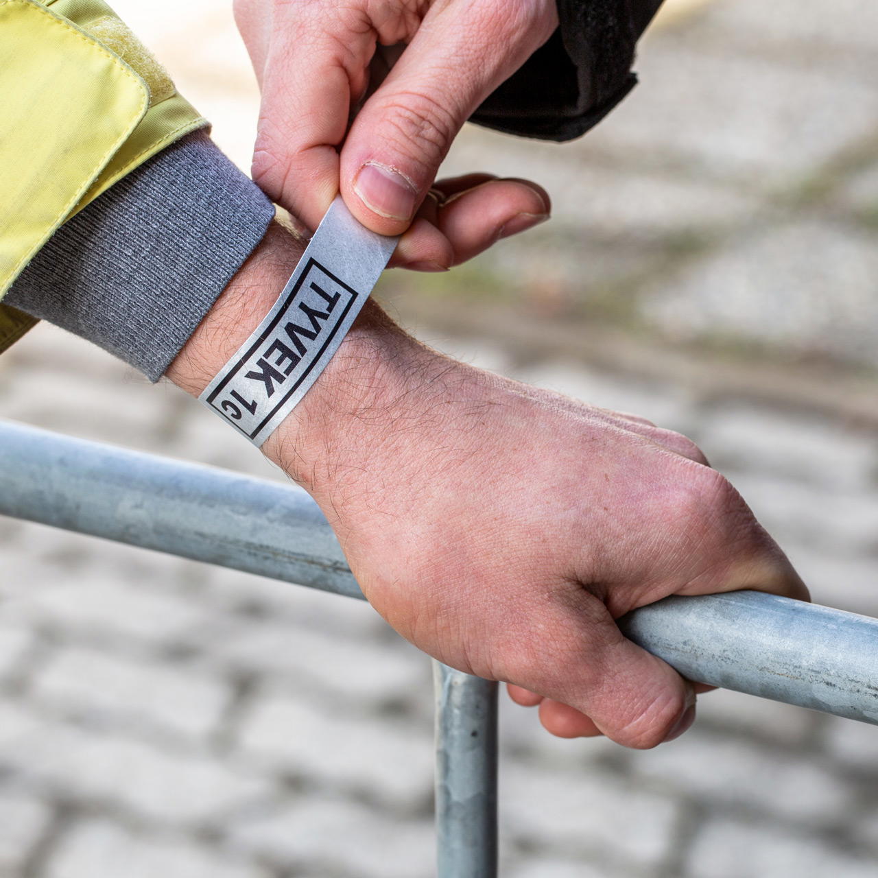 Printed single-colour 19 mm tyvek wristbands - silver