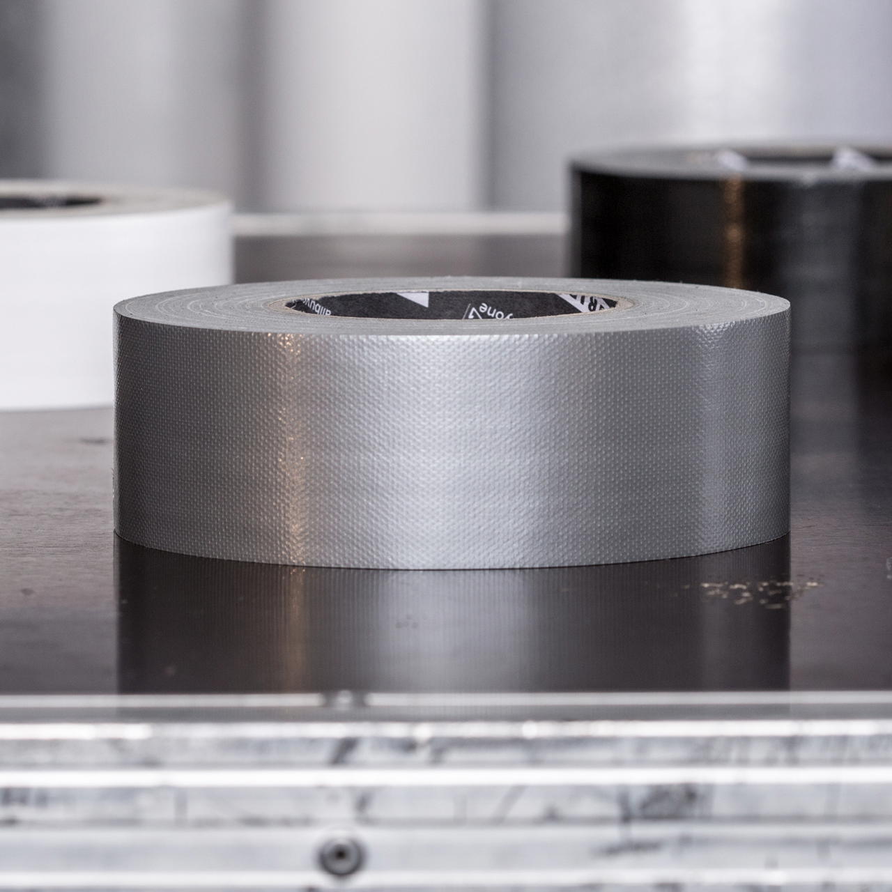 Adhesive cloth tape GT 571 - silver