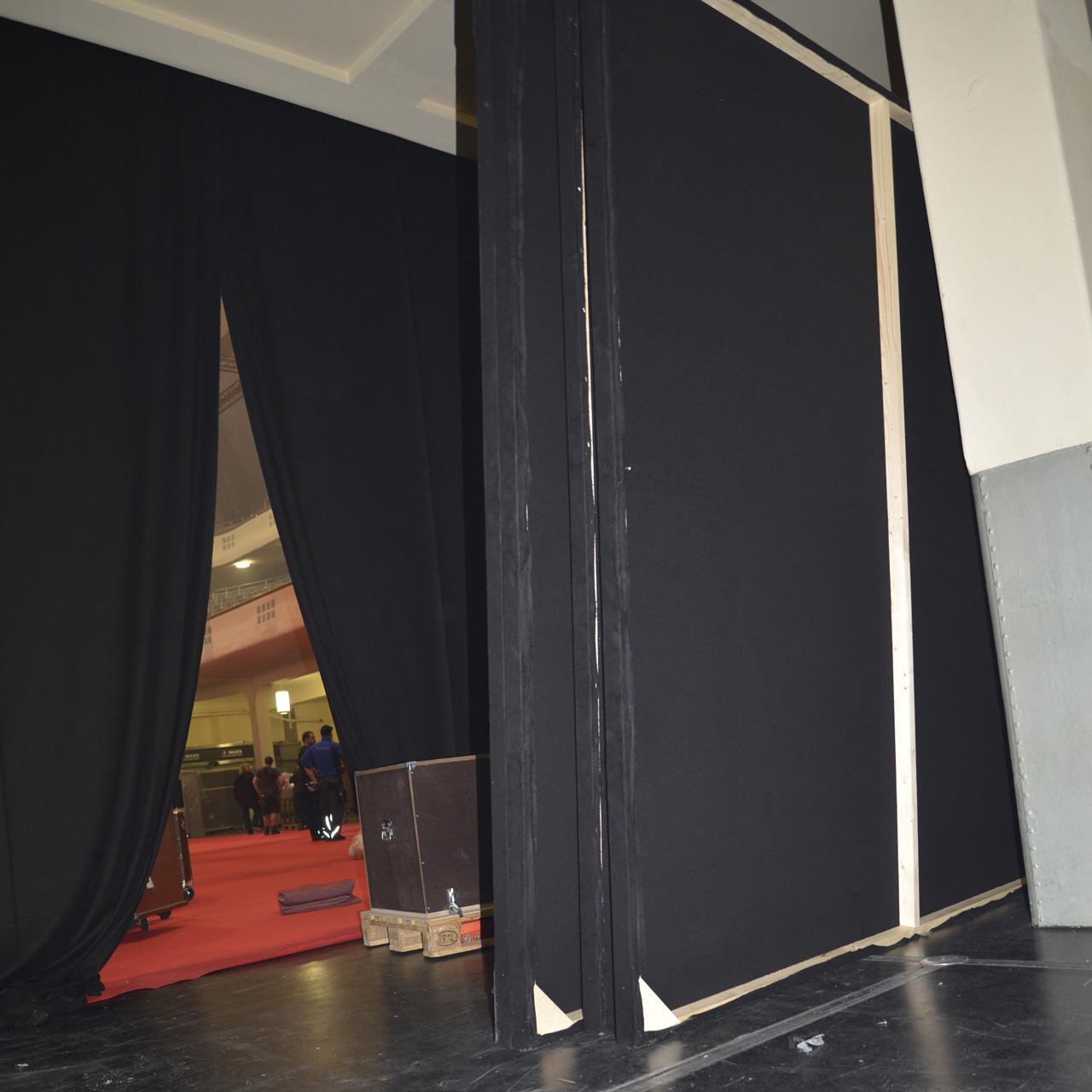 Stage molton B1 - sold by the metre - red