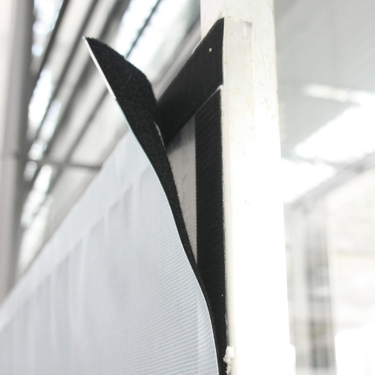 Selbstklebendes Klettband - 20 mm - schwarz