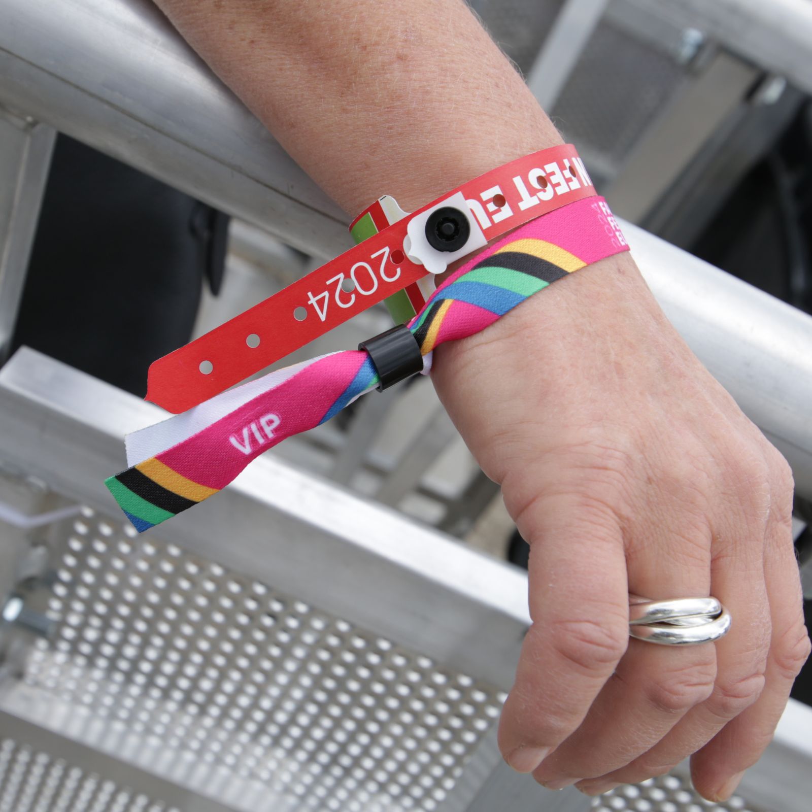 Printed fabric wristbands – single-sided - Plastic closure (self-sealing)