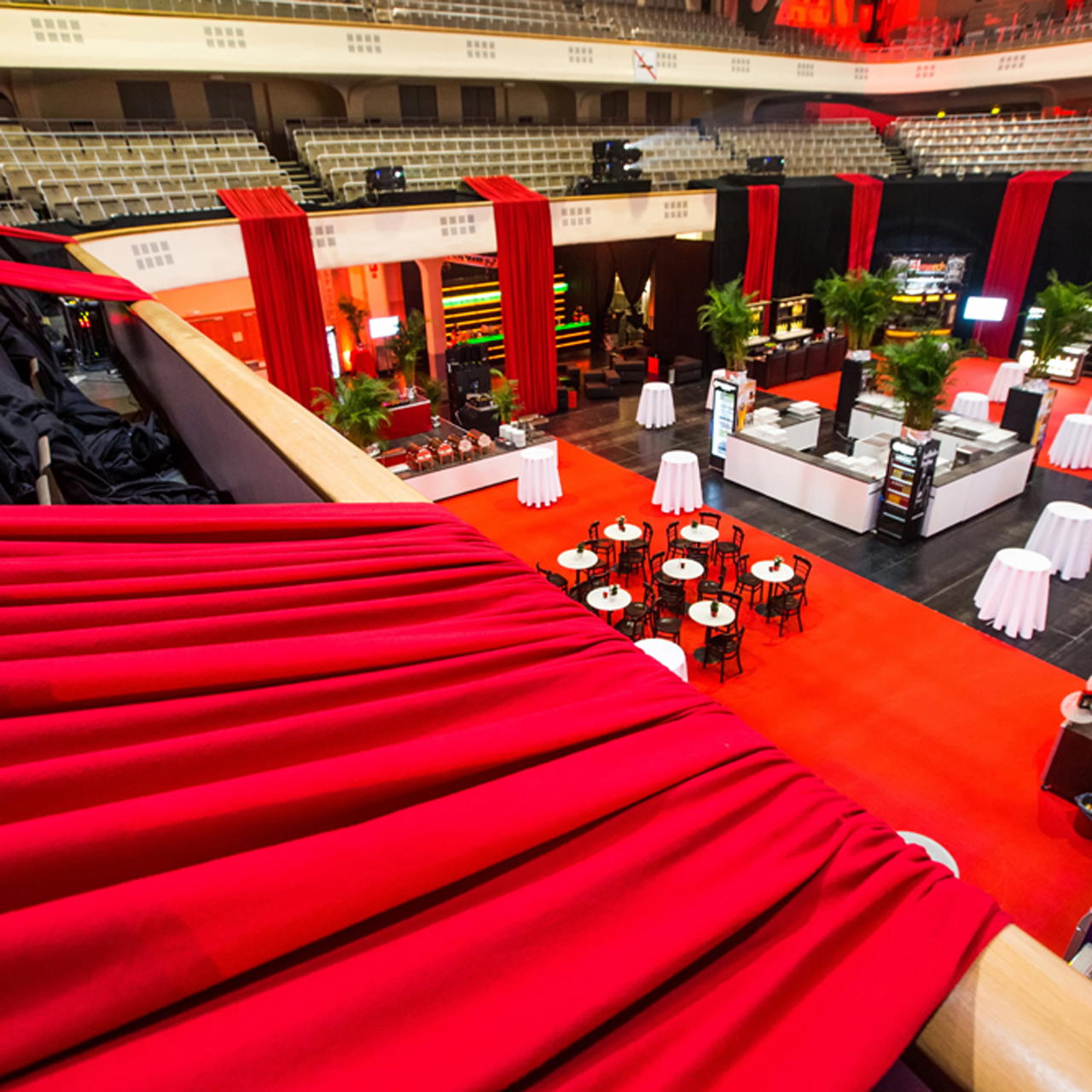 Stage Molton B1 - roll 30 running metres - red