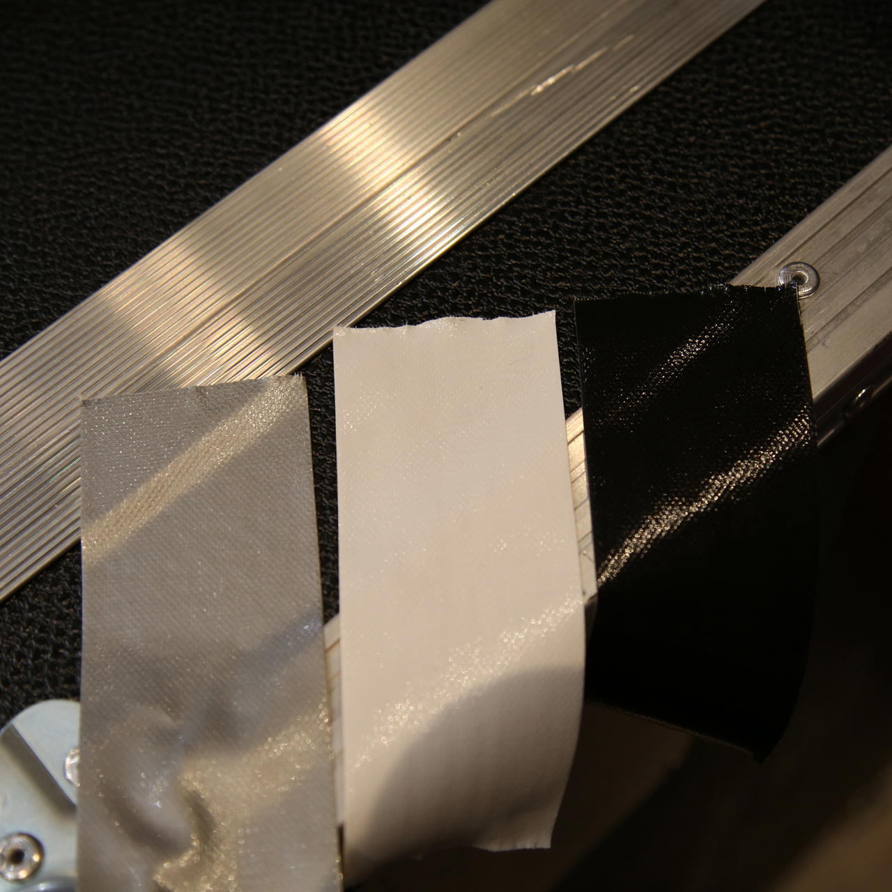 Adhesive cloth tape GT 571 - black