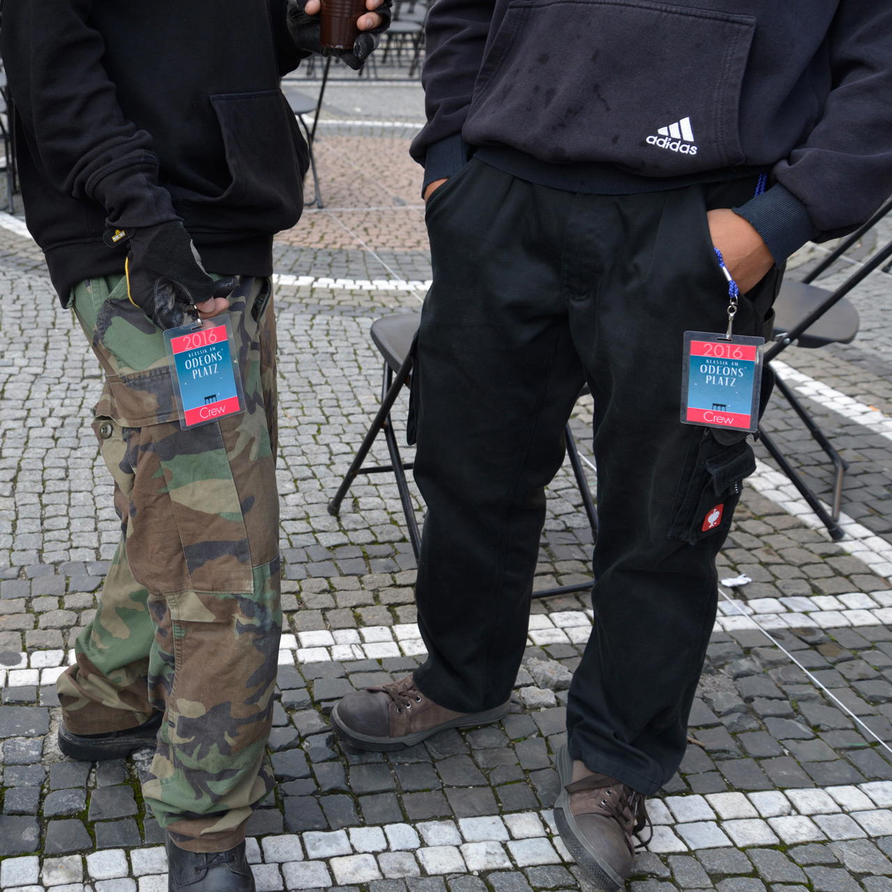 Laminated backstage pass – small (61 x 93 mm) - without numbering - 1-page - with slotted hole