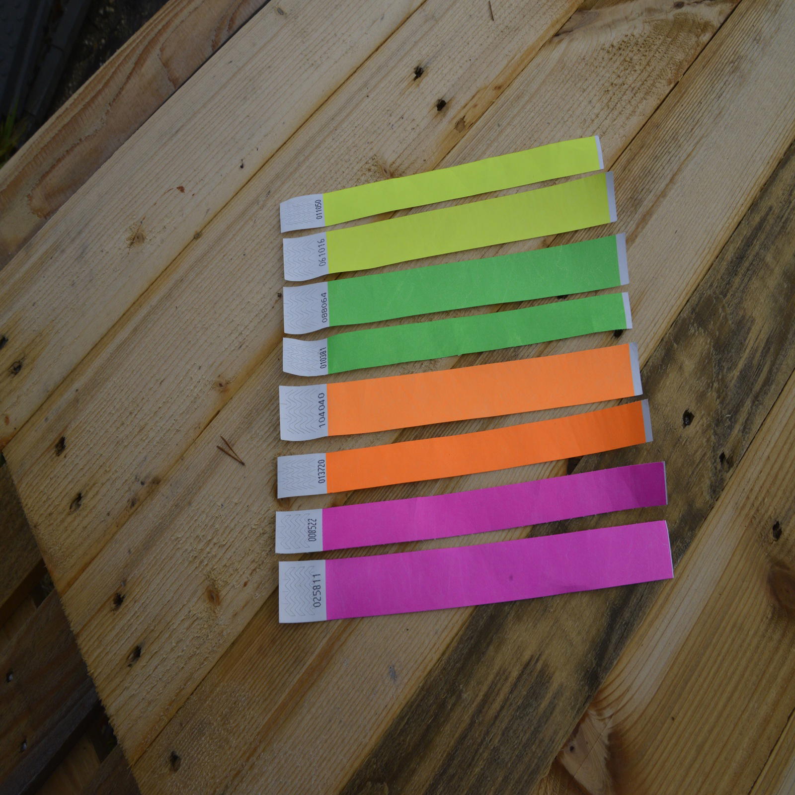 Tyvek wristbands, unprinted - neon green