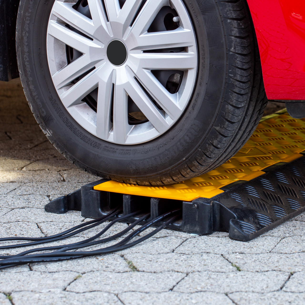 Basic cable protectors - 3 channels