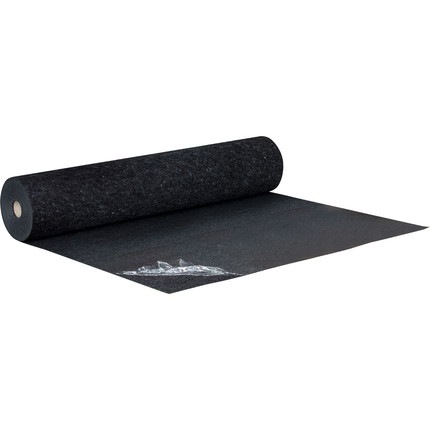 Eine liegende Rolle grau melierter Flachfilz, teilweise ausgerollt mit transparenter Folienabdeckung auf begehbarer Fläche