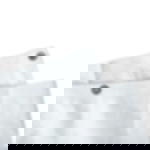 Gewebeplane günstig weiß - geöster Sichtschutz für Baustelle und Event Detailaufnahme der versetzt gefalteten Ecke einer weißen Bauzaunplane mit Metallösen auf weißem Hintergrund