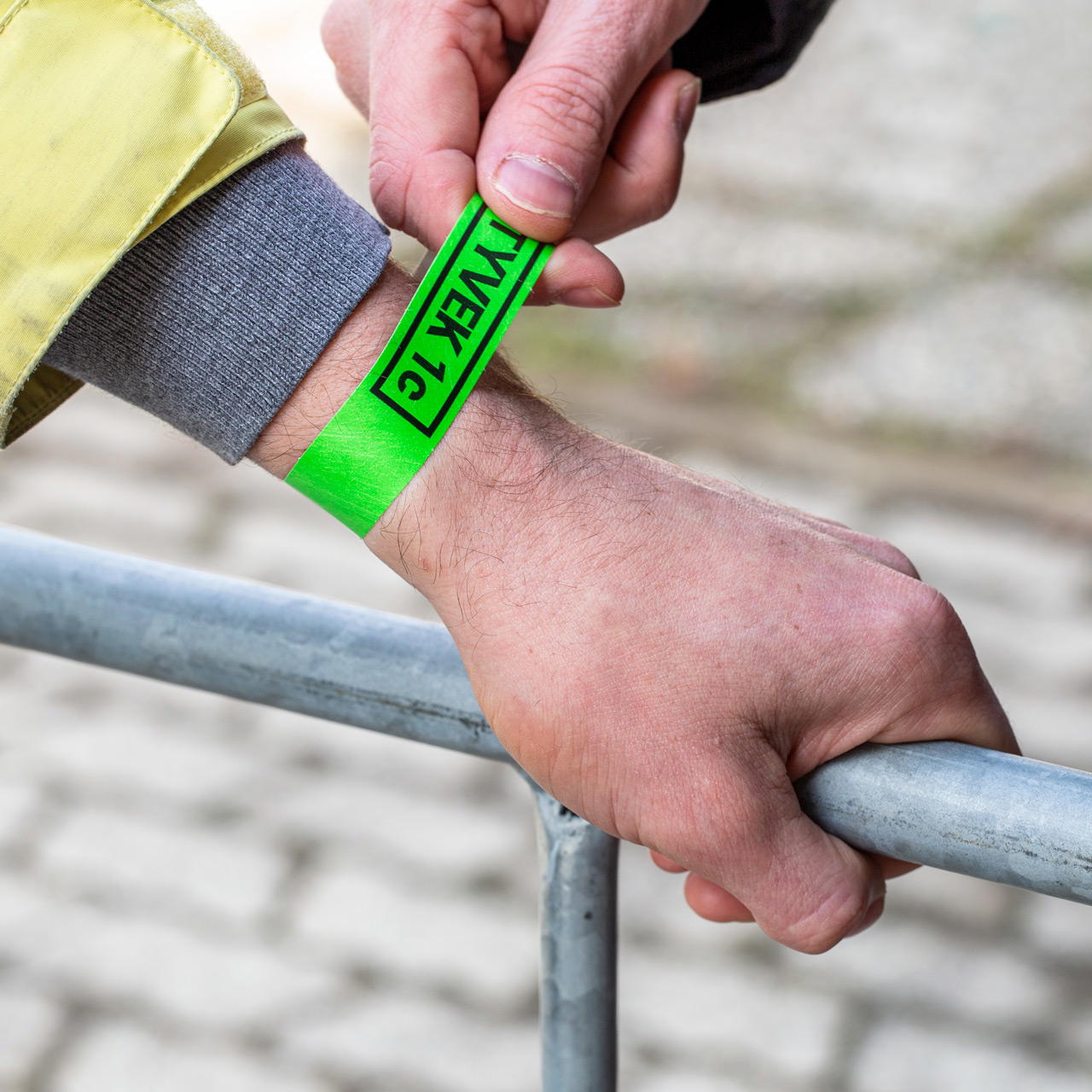 Printed single-colour 19 mm tyvek wristbands - neon green