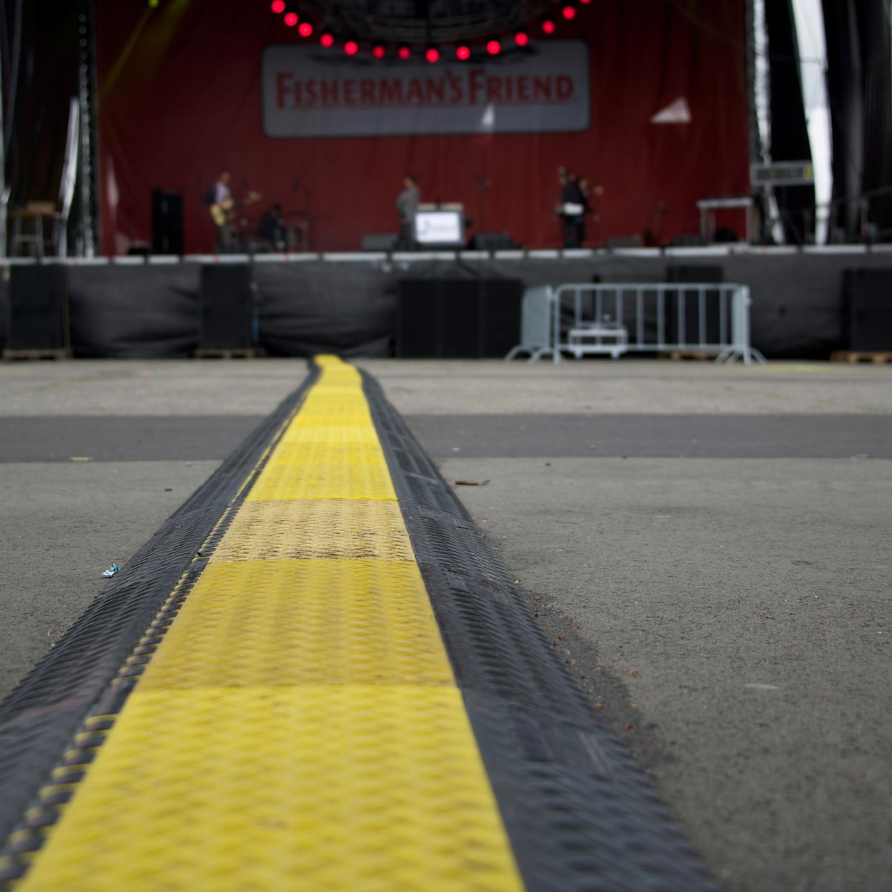 Adam Hall Defender Midi Kabelbrücke