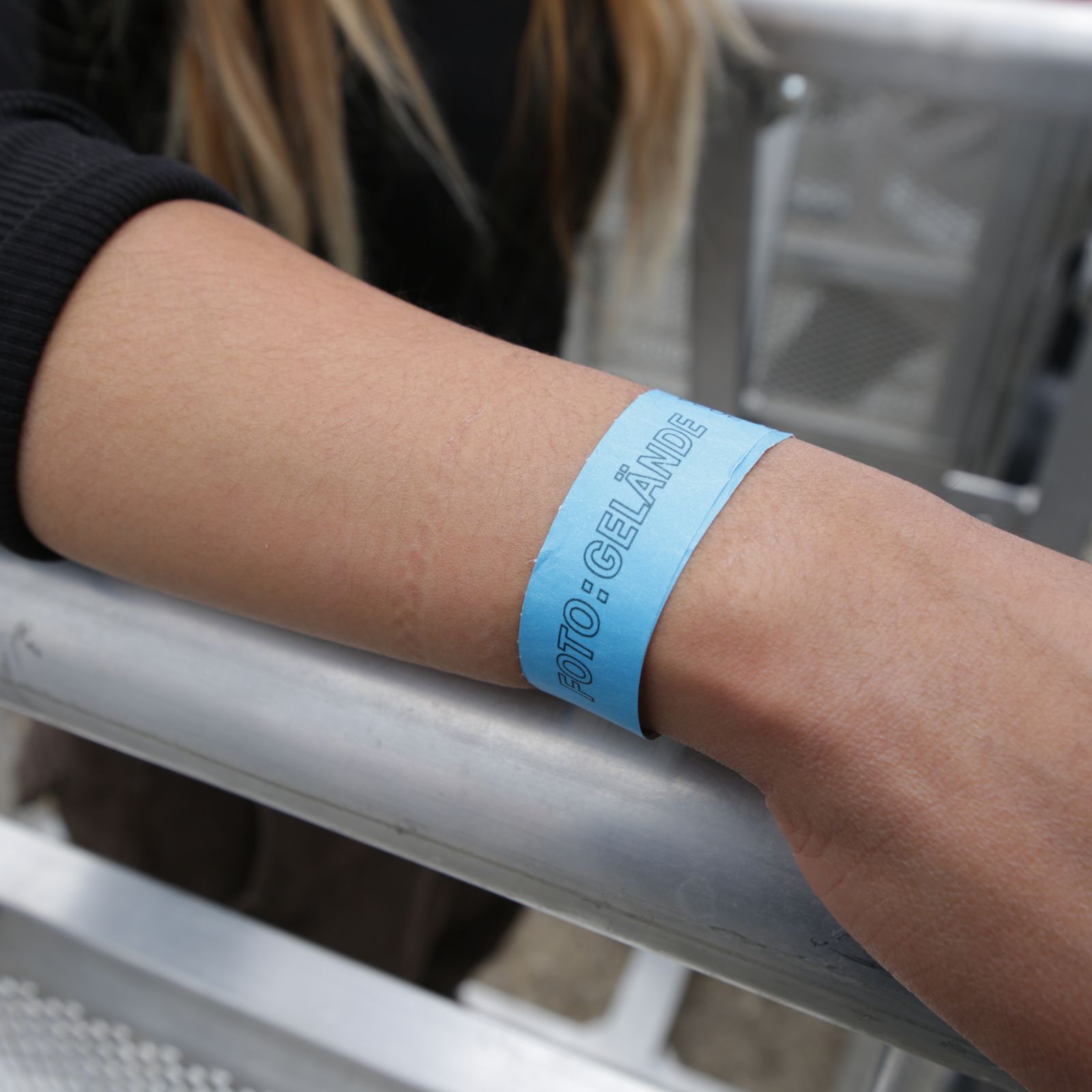 Printed single-colour 19 mm tyvek wristbands - light blue