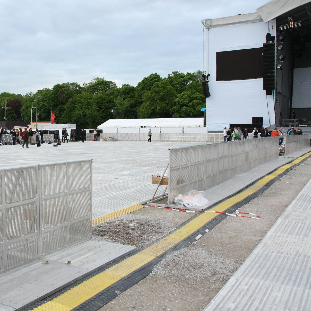 Adam Hall Defender Midi Kabelbrücke