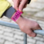 paper entry wristbands - neon pink Printed single-colour 25 mm tyvek wristbands - neon pink
