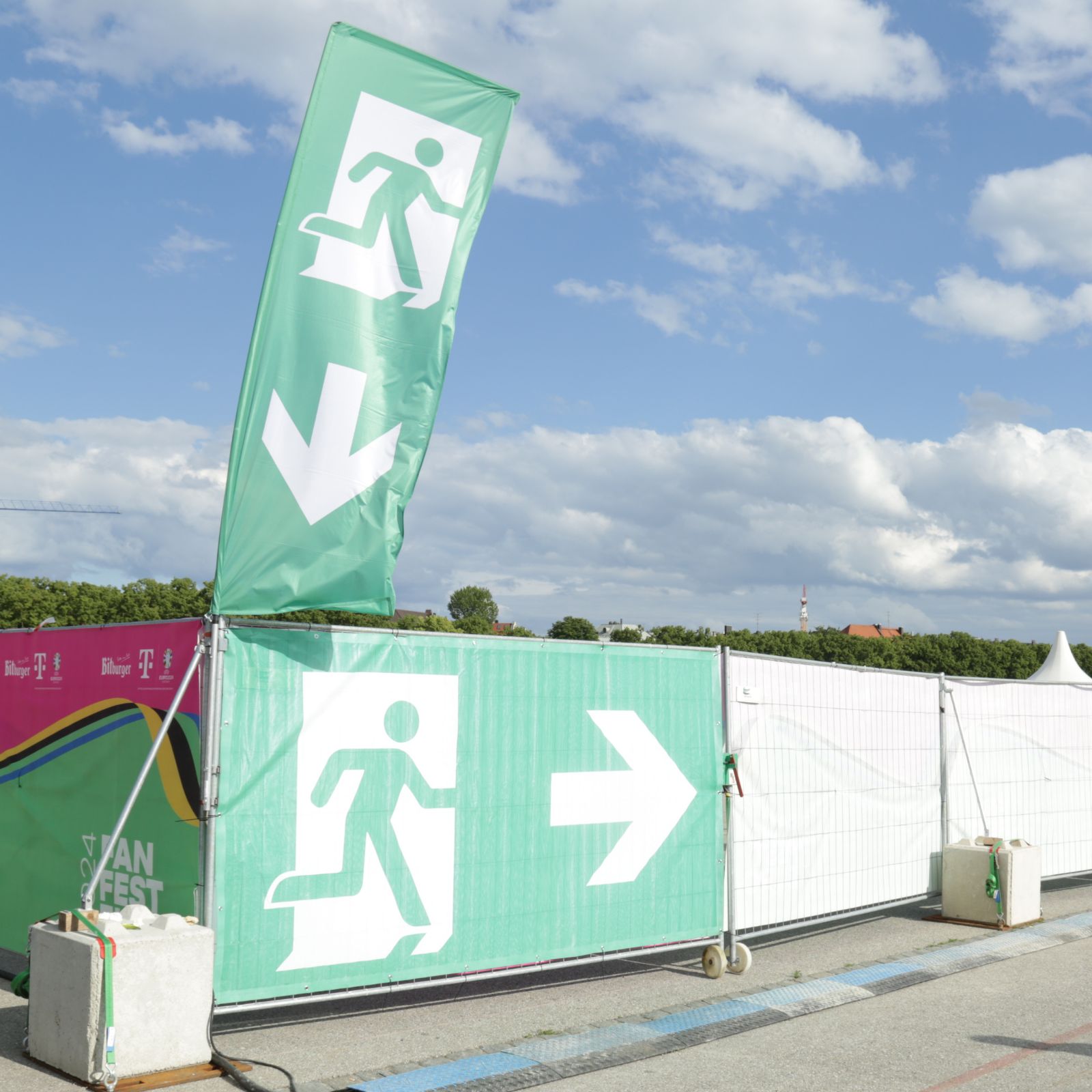 Bauzaun-/ Containerfahne Notausgang Ersatzfahne