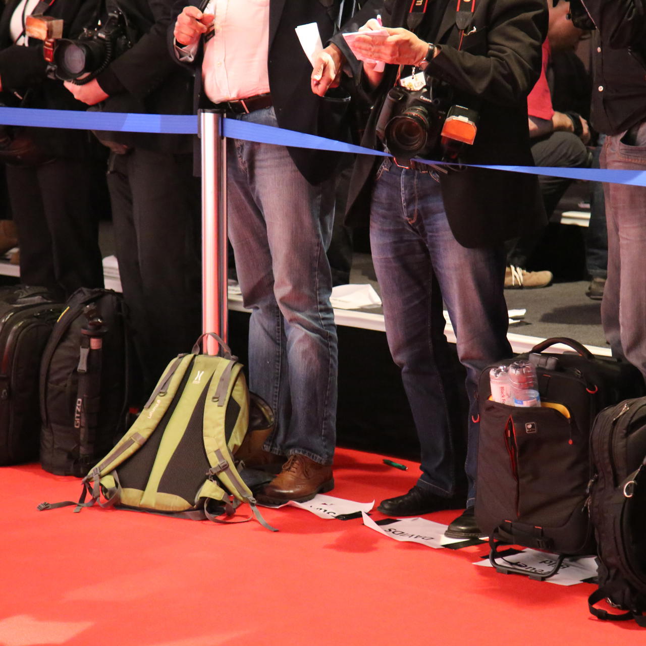 Premium belt posts – stainless steel - red