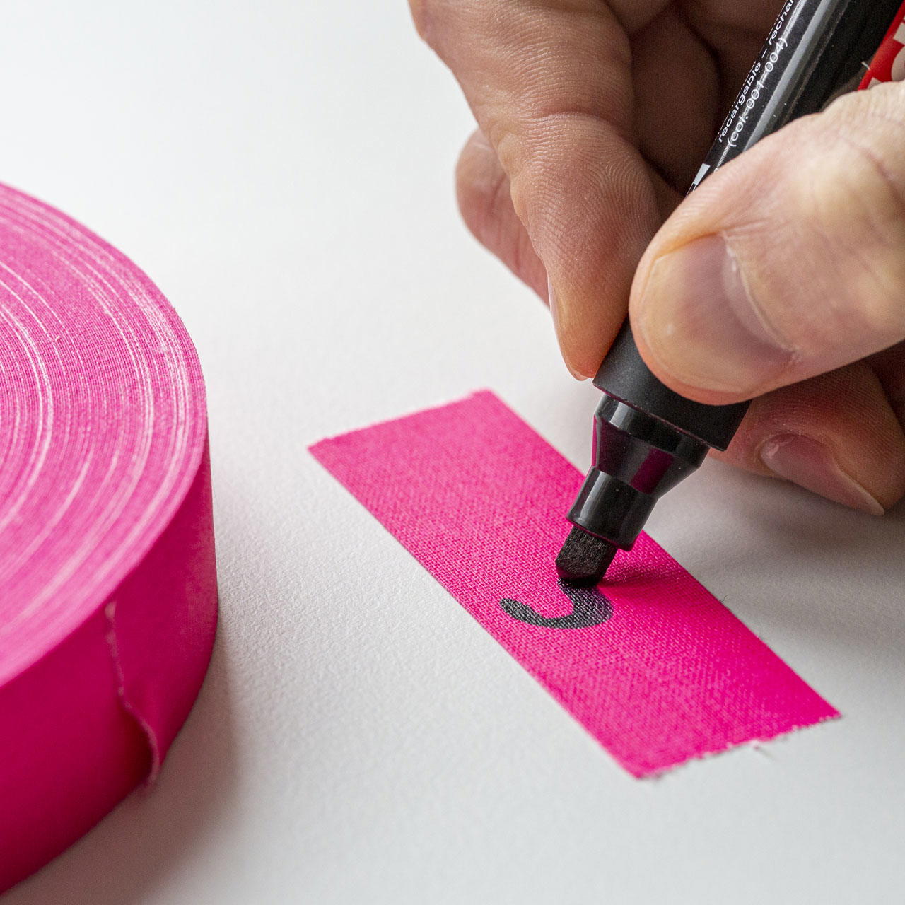 Pro Gaff Tape Schwarzlicht Klebeband - 24 mm - fluoreszierend pink